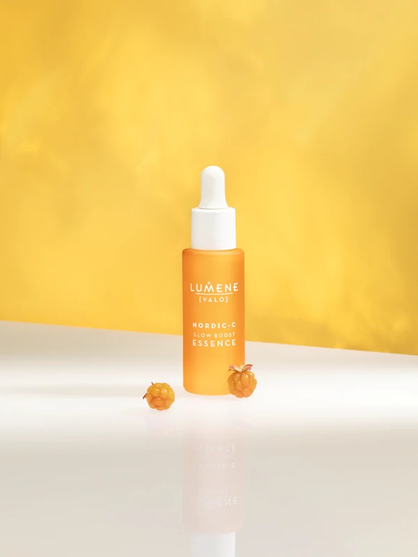 Lumene Nordic-C [VALO] Glow Boost osvetljevalna esenca