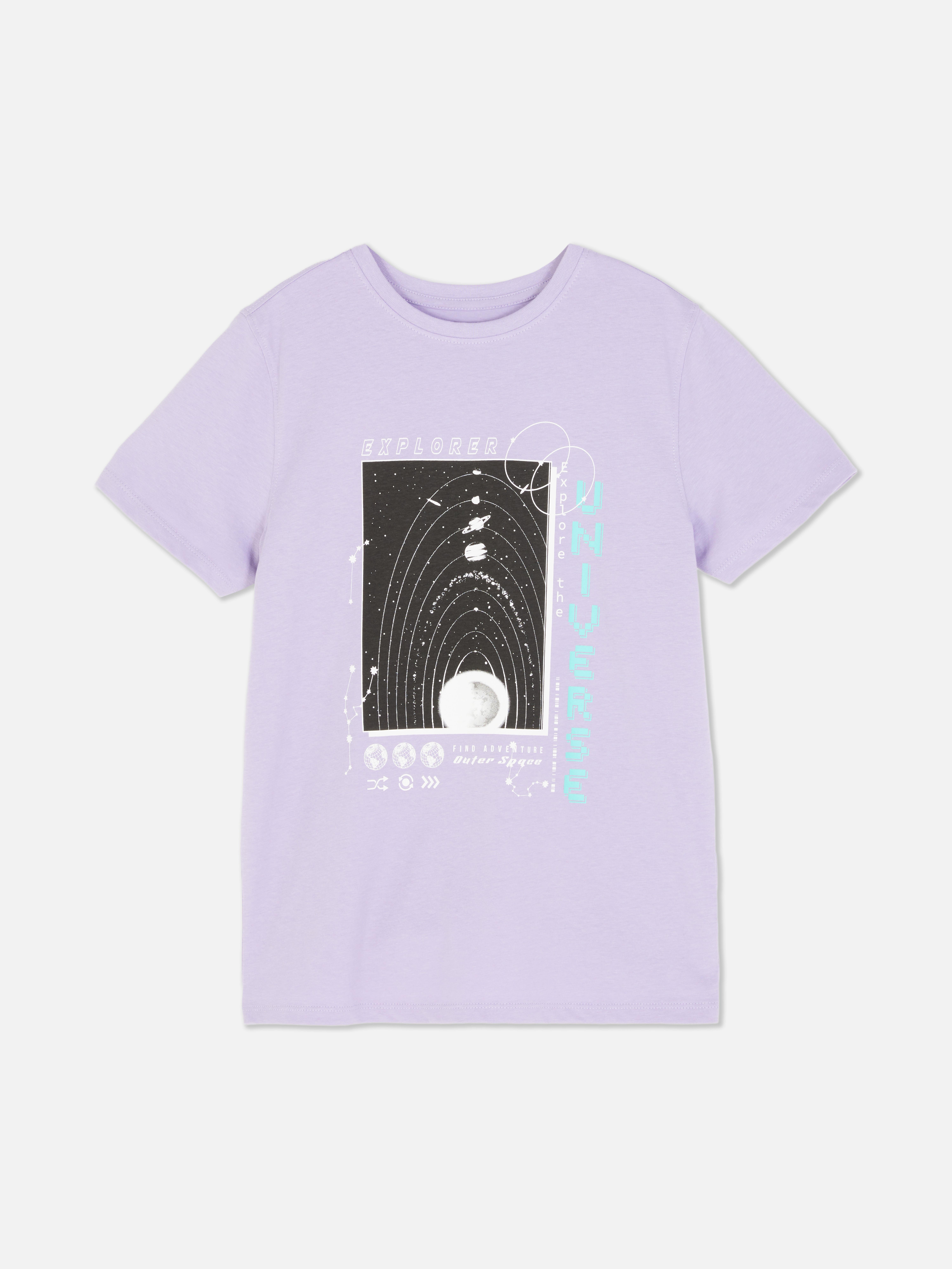 Kurzarm-T-Shirt mit Aufdruck Ein Kurzarm-T-Shirt mit einem Aufdruck auf der Vorderseite