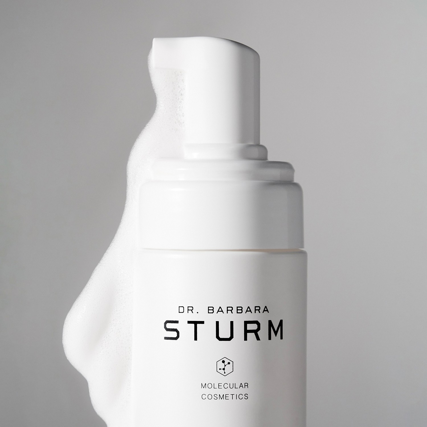 Dr. Barbara Sturm veido valymo putos - 150 ml