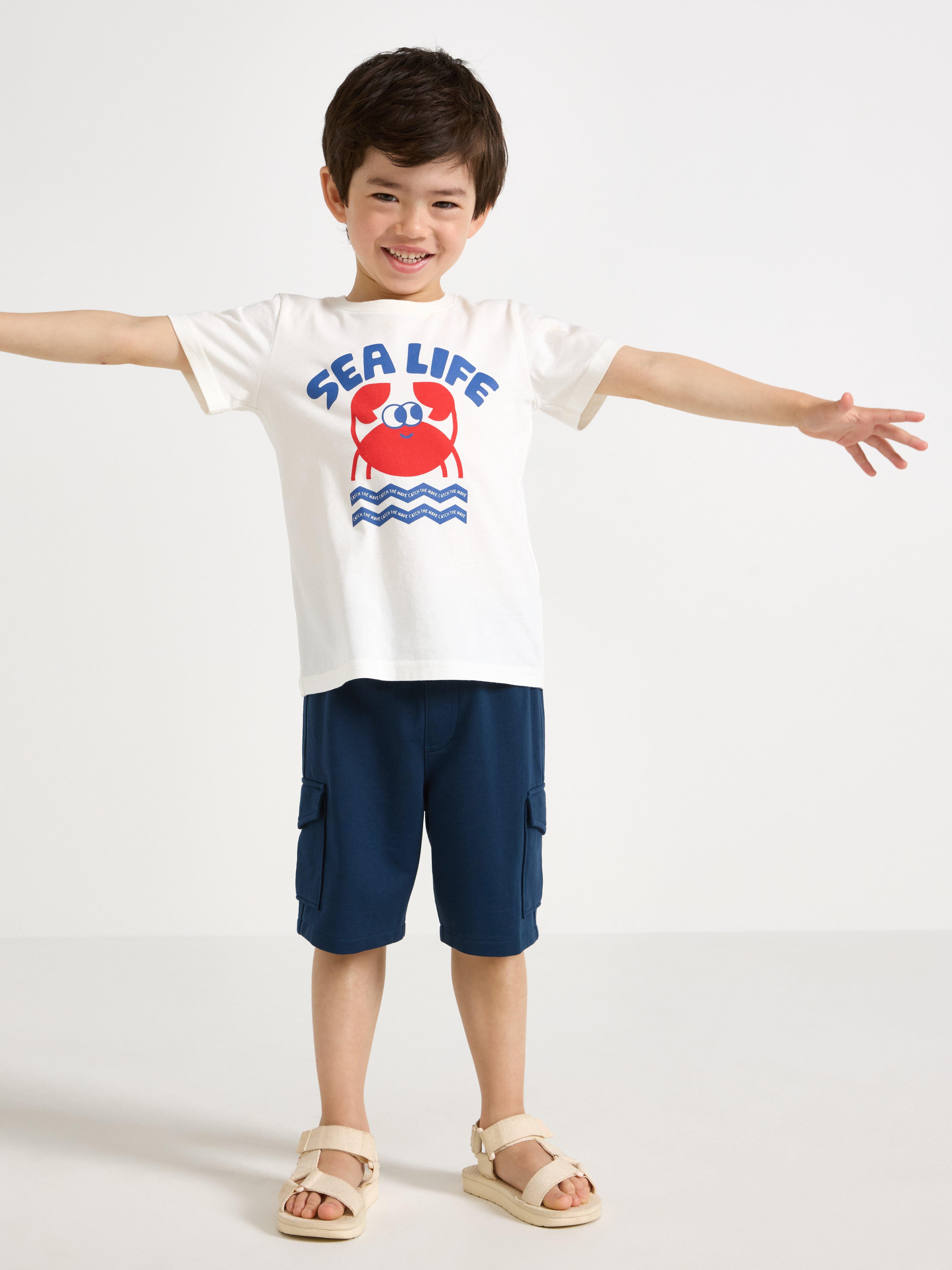Short cargo bleu foncé