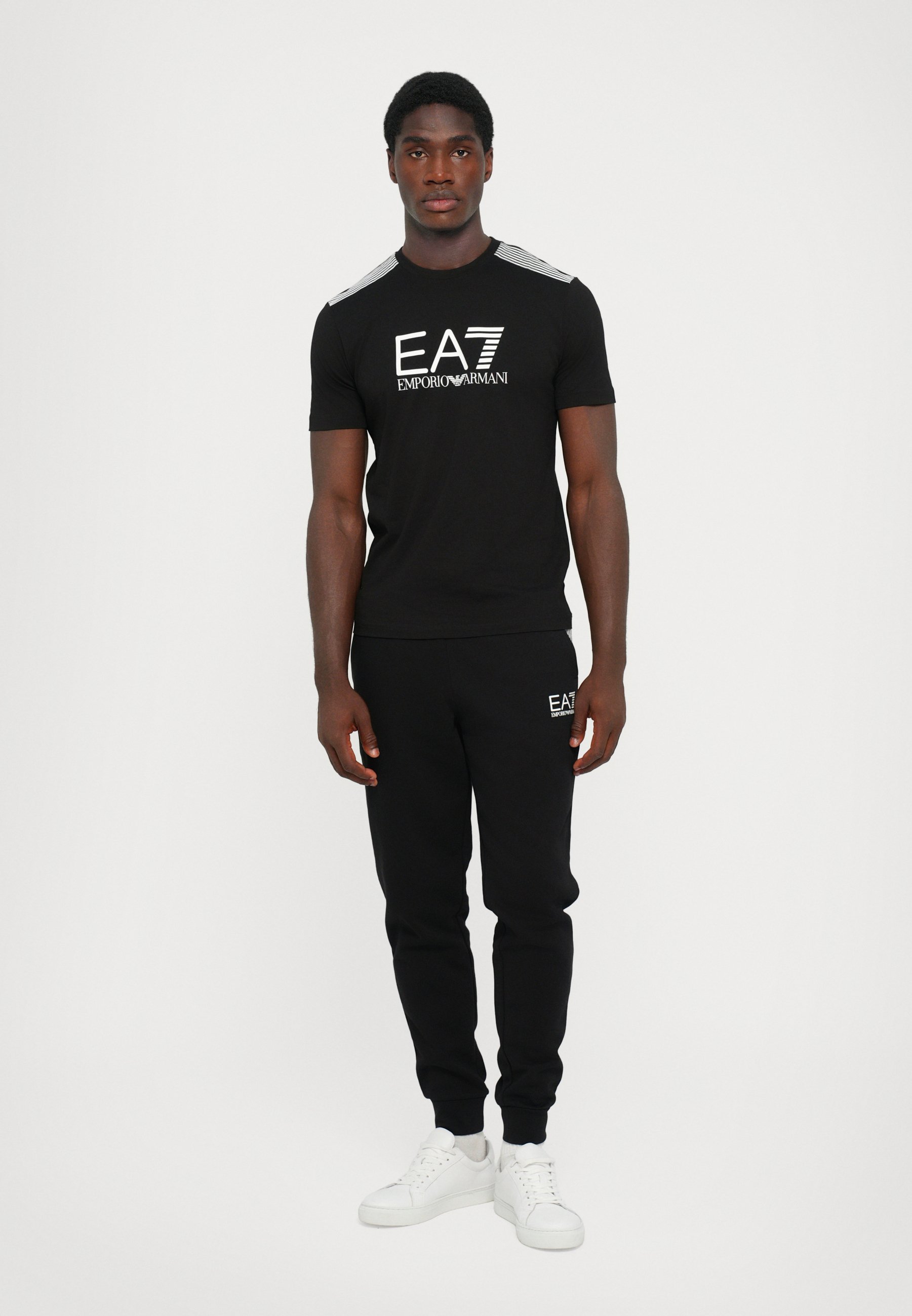 EA7 Emporio Armani TRAIN LINES PANTS - Trainingsbroek - zwarte schoonheid