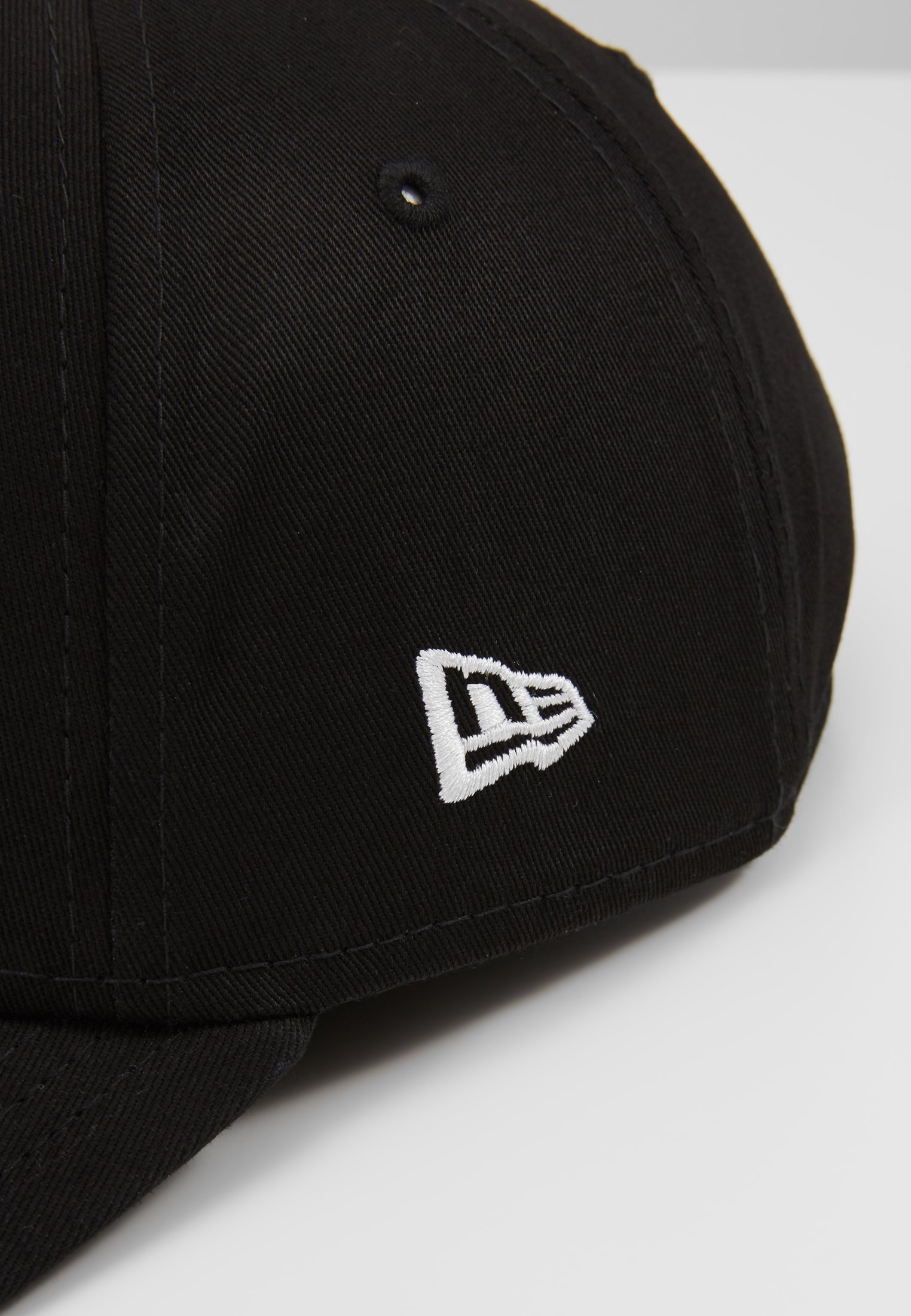 New Era petten