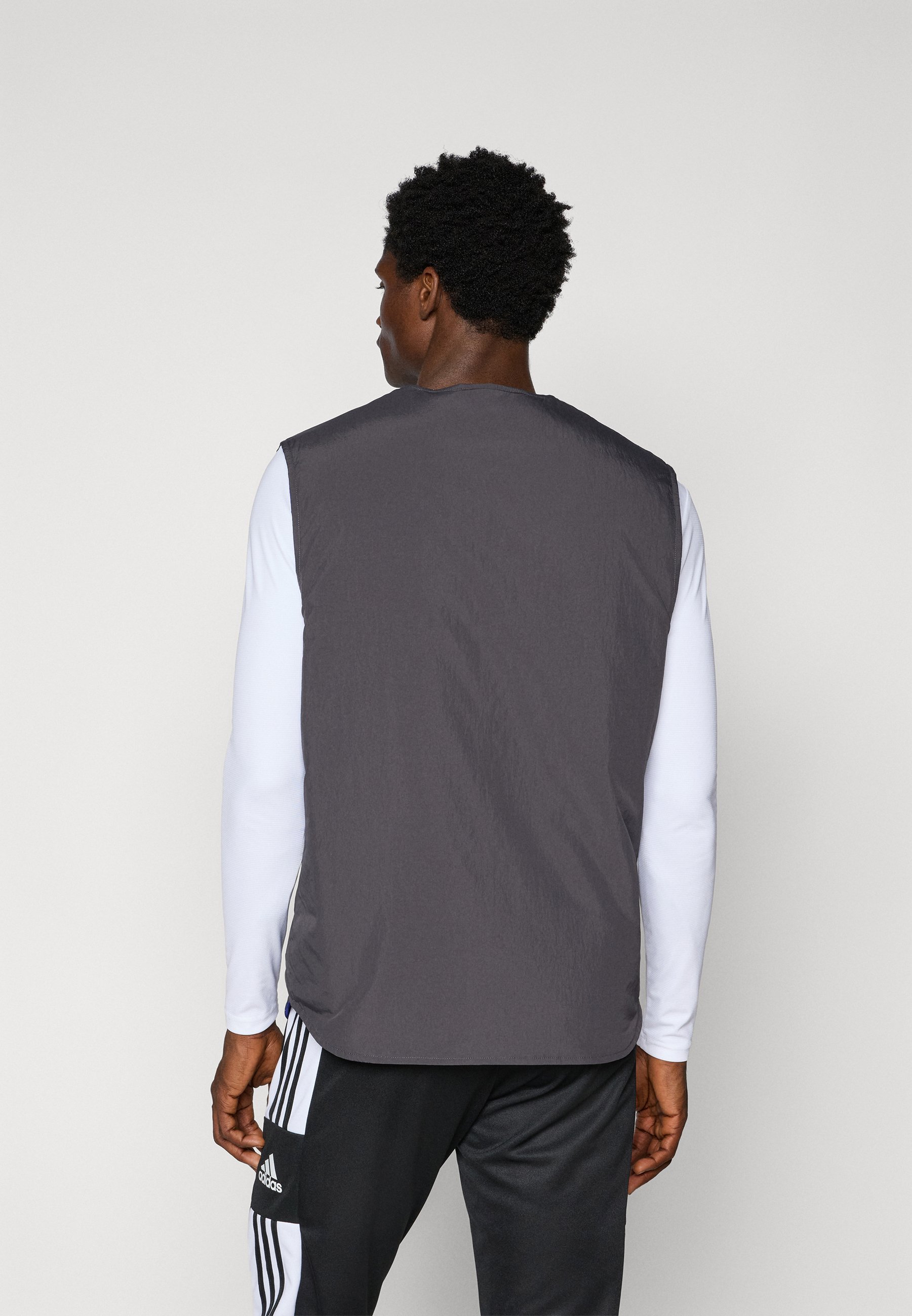 adidas Originals MANCHESTER UNITED ICON VEST - Vest - utility zwart/semi night flash