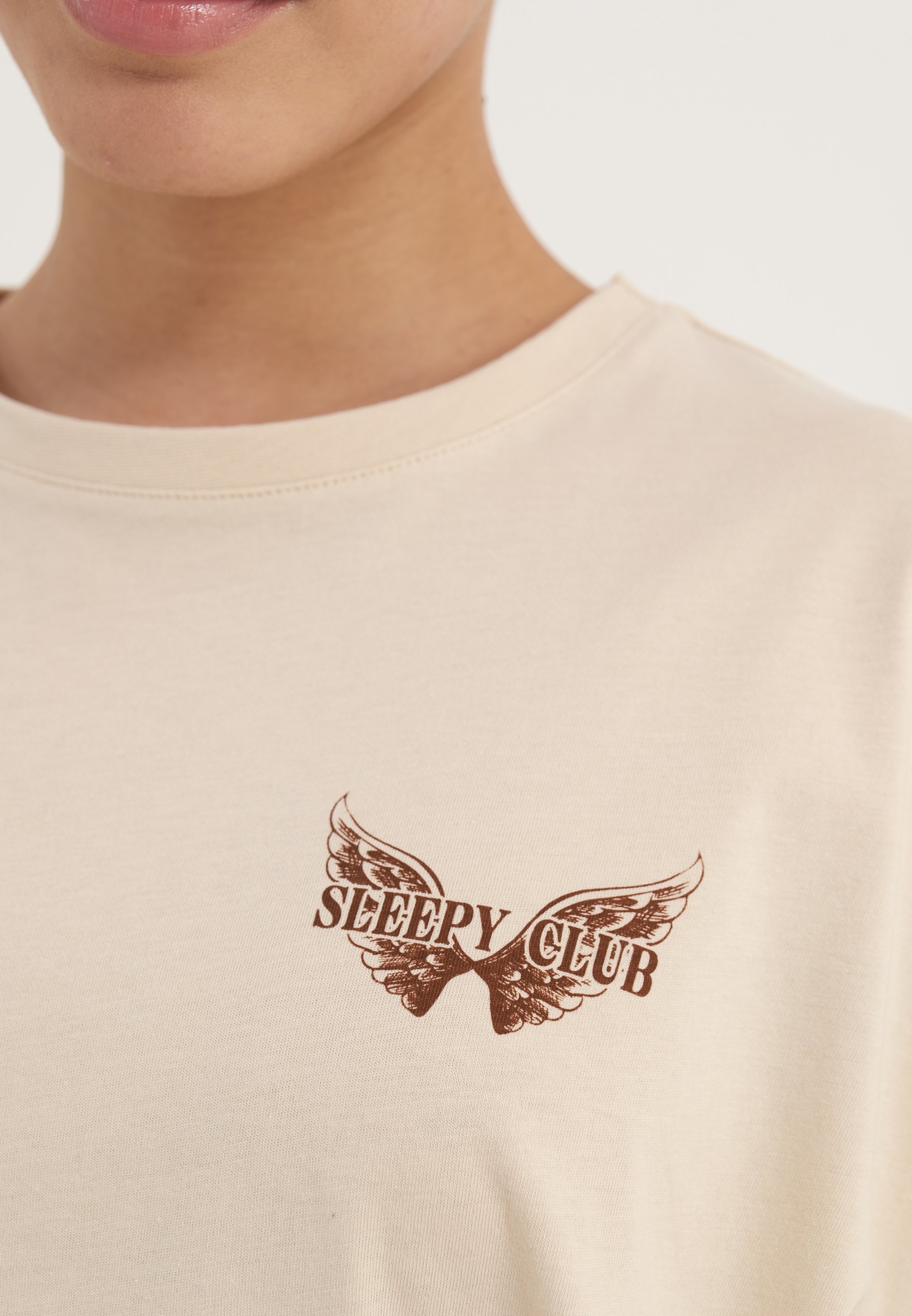 Camiseta com estampa par e ímpar - areia