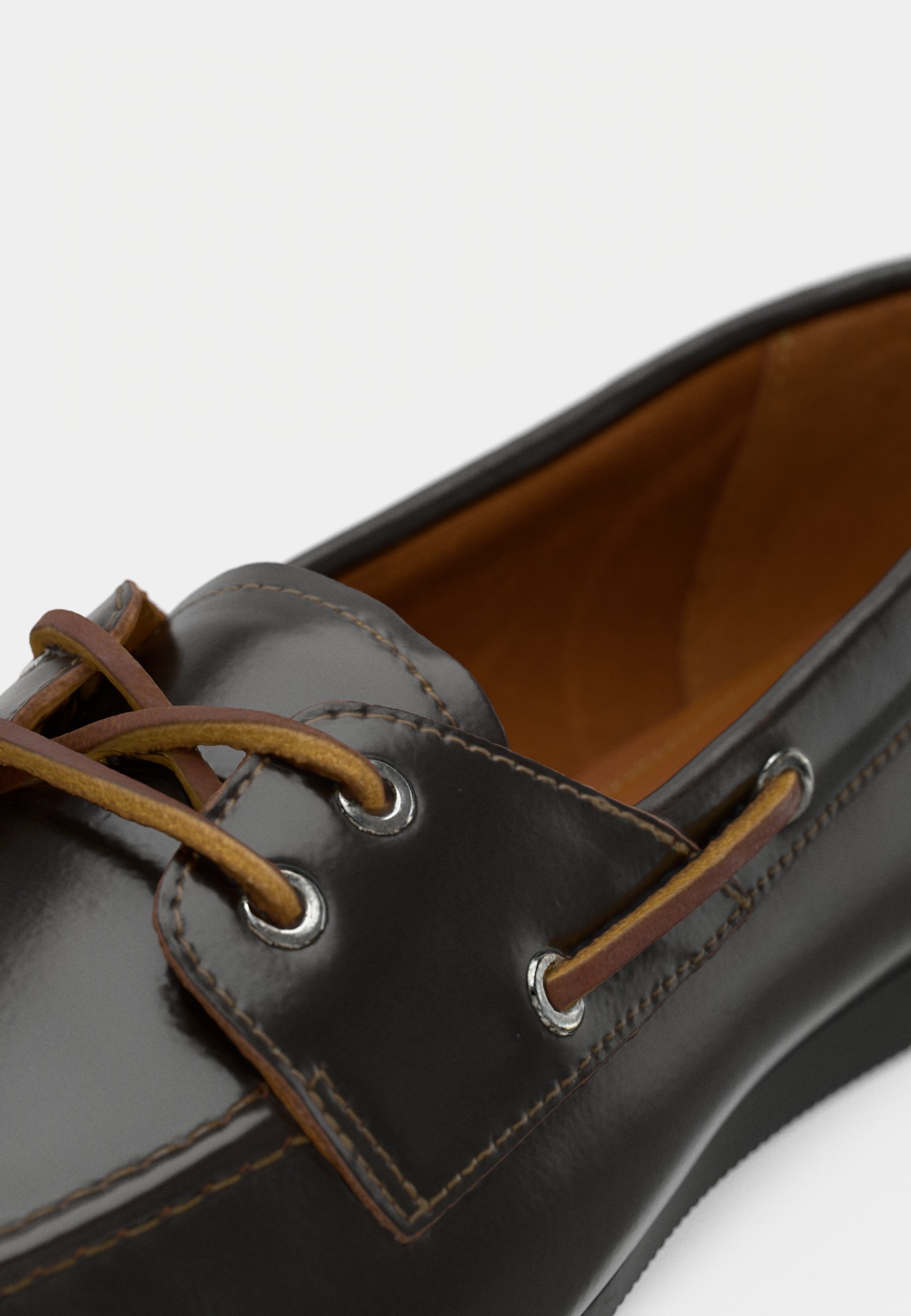 Vagabond HILLARY - Chaussures bateau - marron