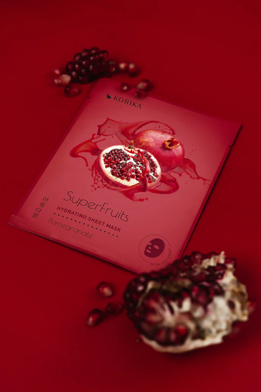 KORIKA SuperFruits Granaatappel - Set van 5 Hydraterende Gezichtsmaskers: een set gezichtsmaskers met een hydraterend granaatappel-effect voor een gereduceerde prijs.