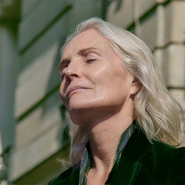 Sisleÿa L'Intégral Anti-Âge Essential Longevity Serum Protiv bora i luksuzni anti-age serum