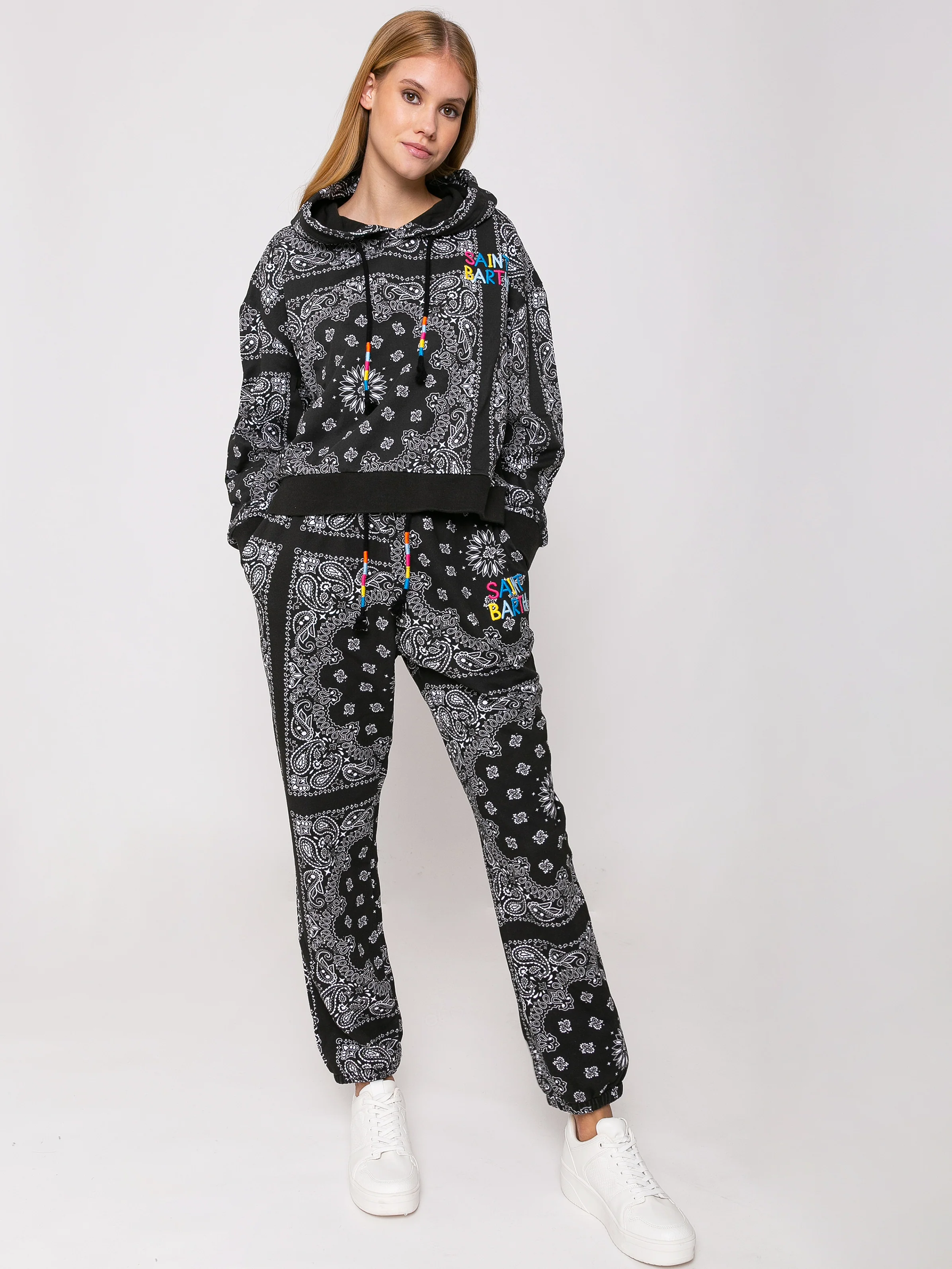 Pantalones deportivos de algodón con estampado de bandana y bordado de Saint Barth.