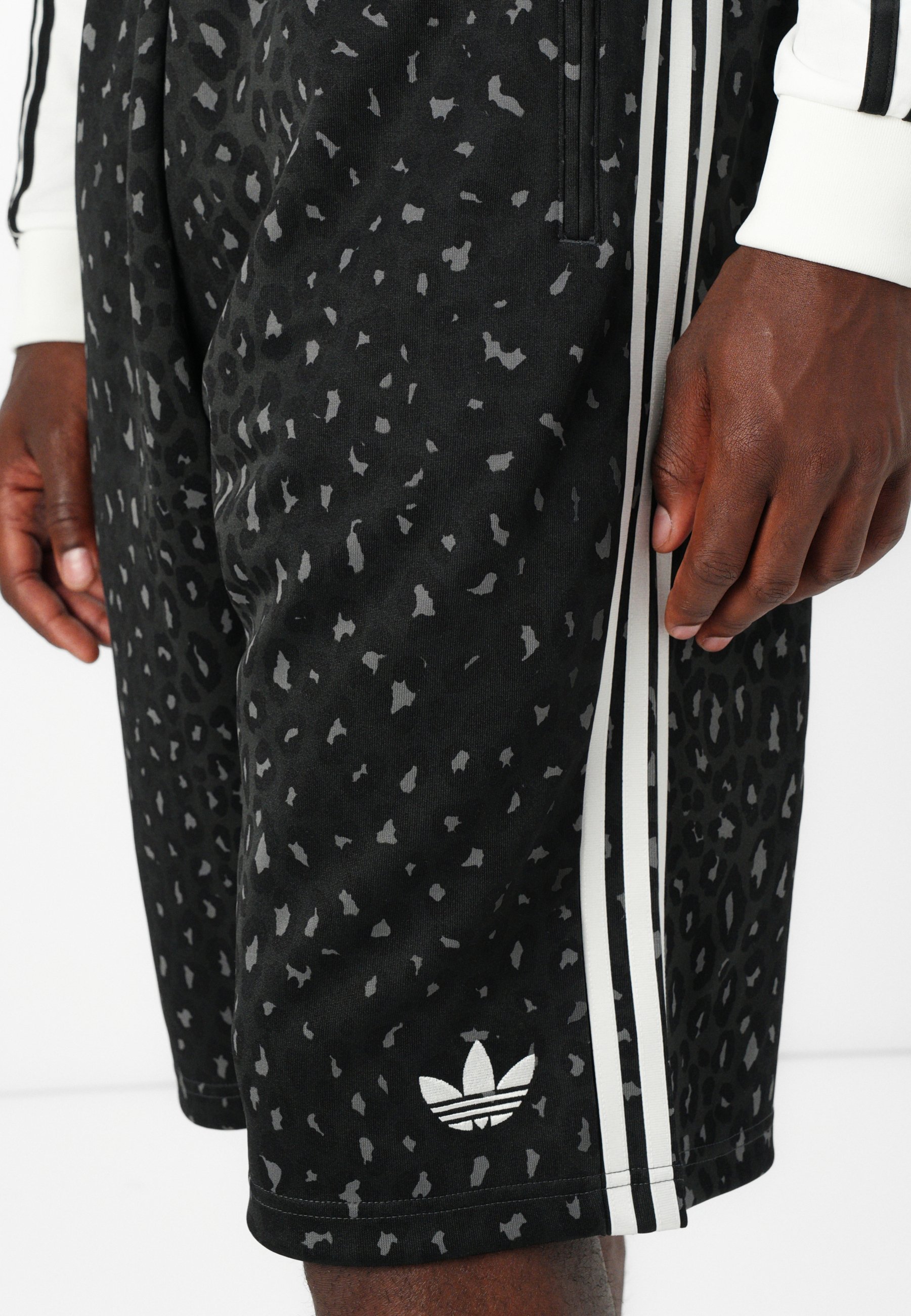adidas Originals GRAPHIC OS SHO - Trainingsbroek - zwart