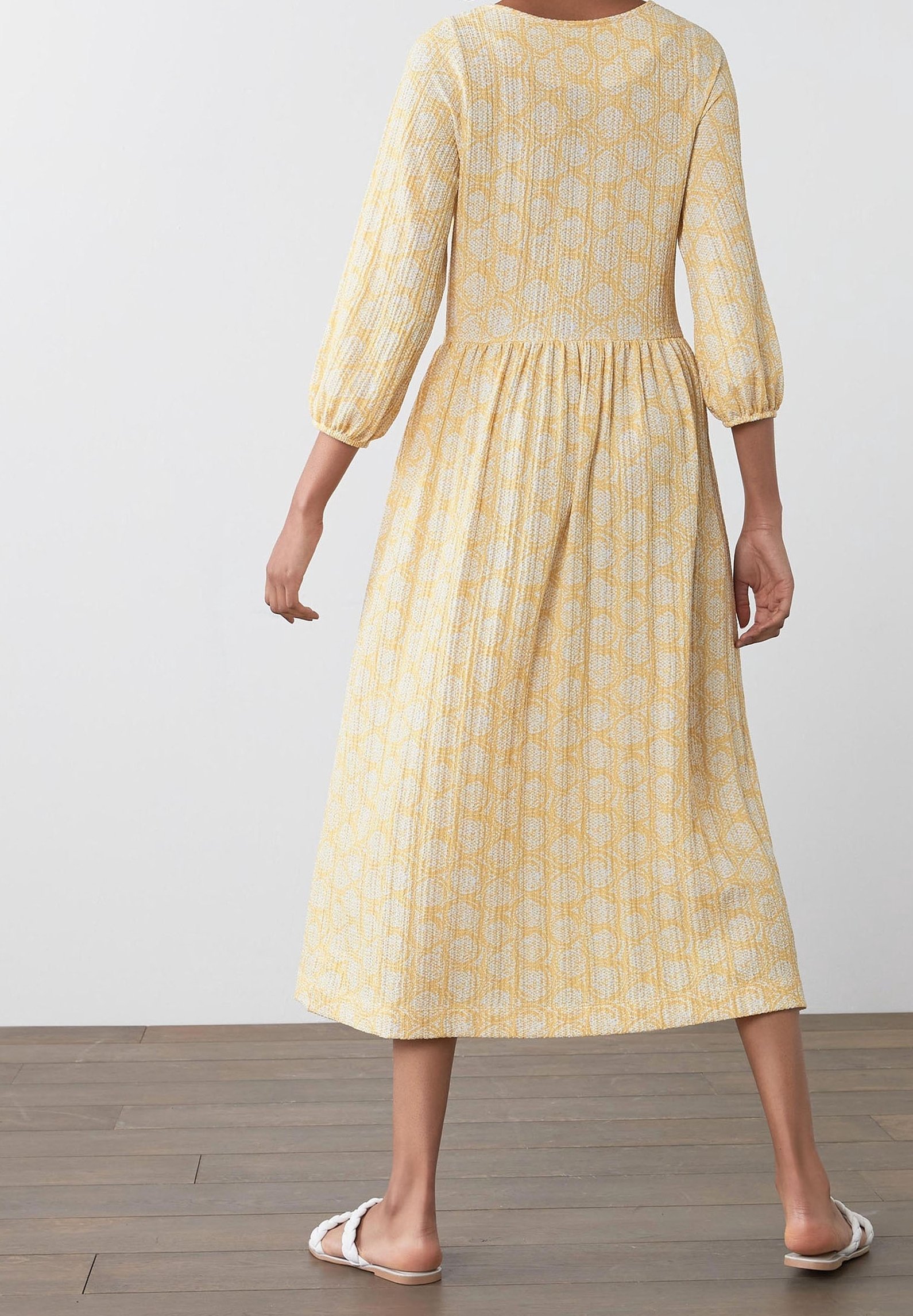 Kleid für den nächsten Tag - gelb