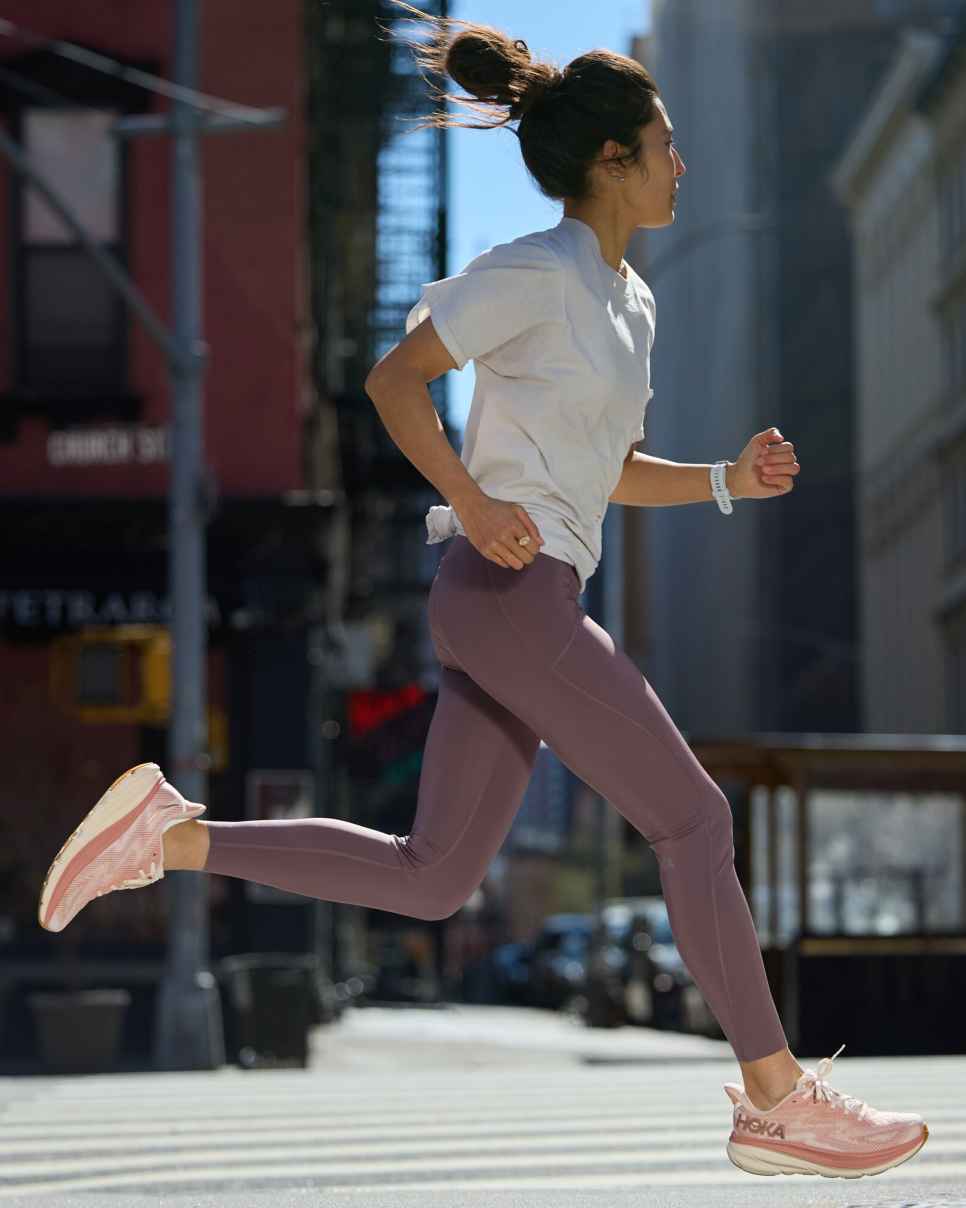 HOKA Novafly Run Tight 25-tommer Quartzo Fumê