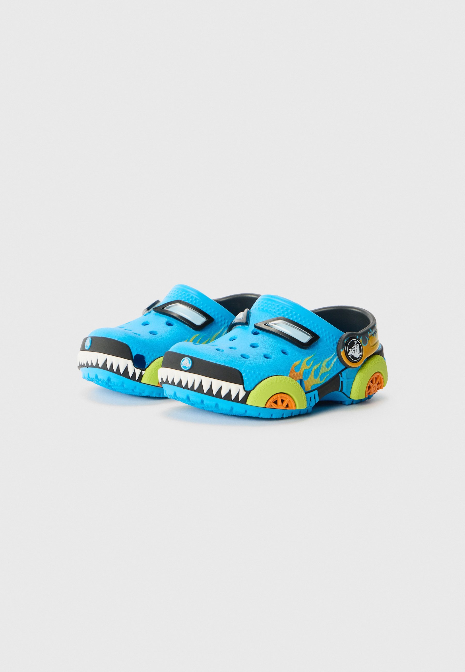 Crocs CLASSIC IAM MONSTER TRUCK UNISEX - Chodaki - neon ocean