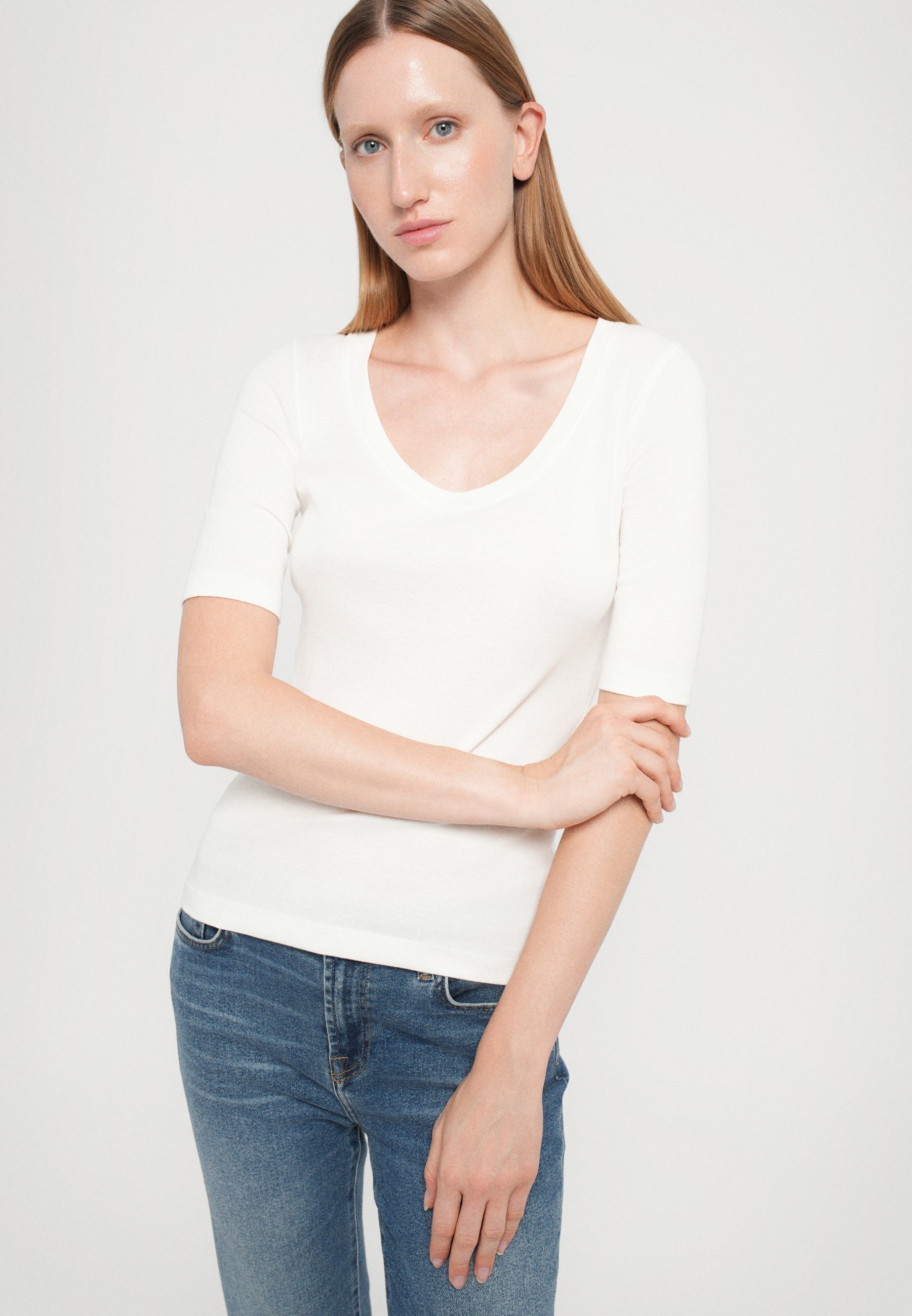 T-shirt basic a maniche corte con scollo ampio e chiusura a zip - avorio