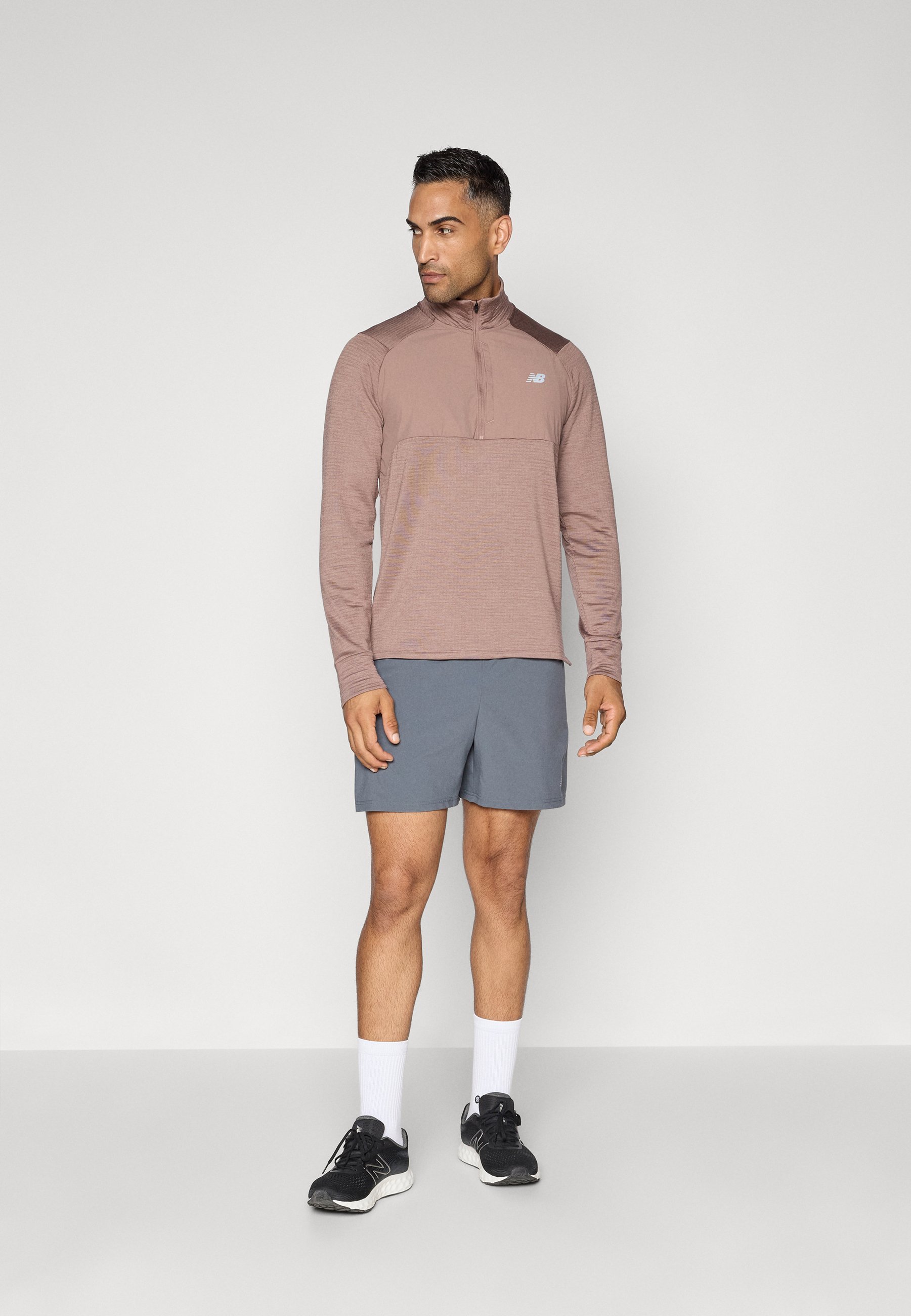 Haut à manches longues New Balance ATHLETICS GRID 1/2 ZIP - Gris chiné terre