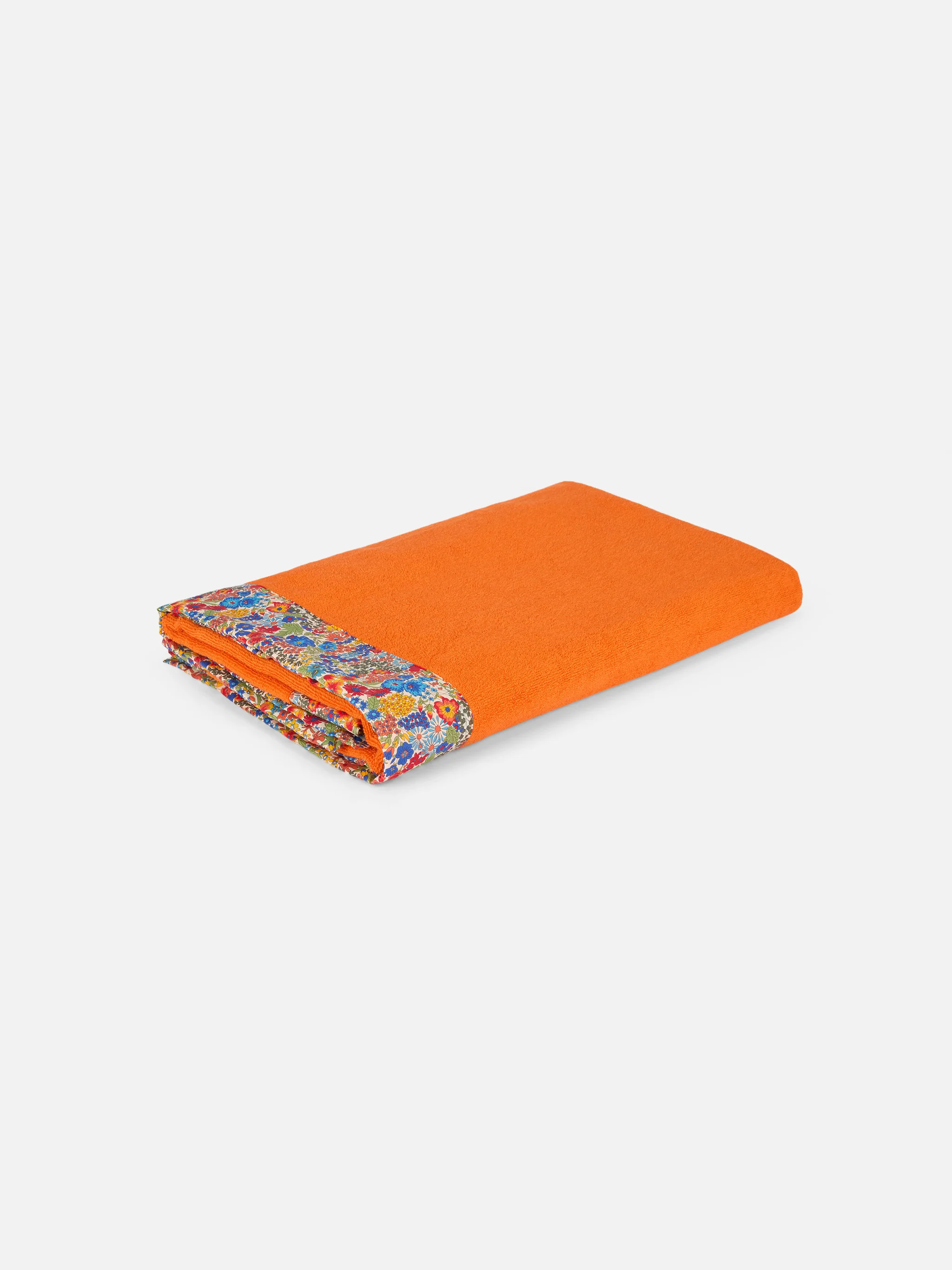 Oranje handdoek met veelkleurige bloemenranden | GEMAAKT MET