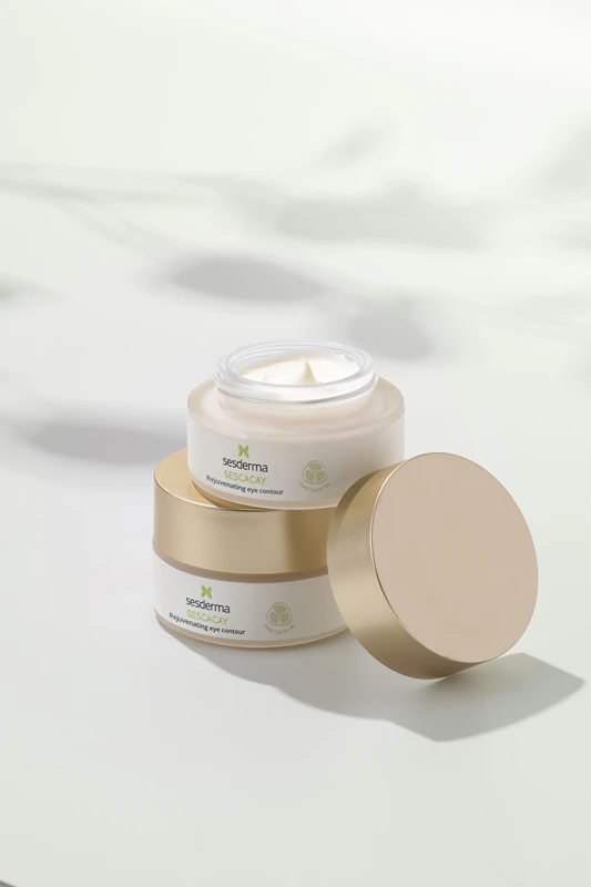 Creme Rejuvenescedor para Contorno dos Olhos Sesderma SESCACAY