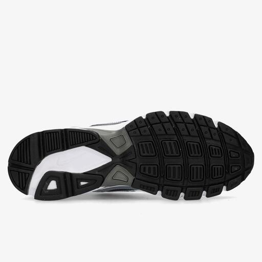  Nike Initiator