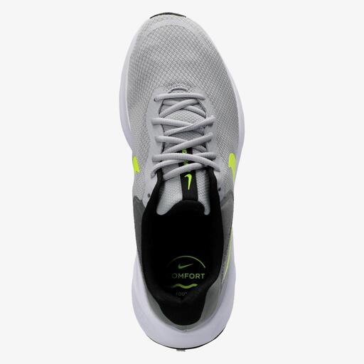  Nike Revolution 7
