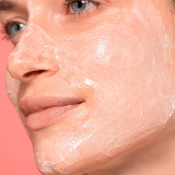 Šveičiamasis rožių veido valiklis | 100 ml