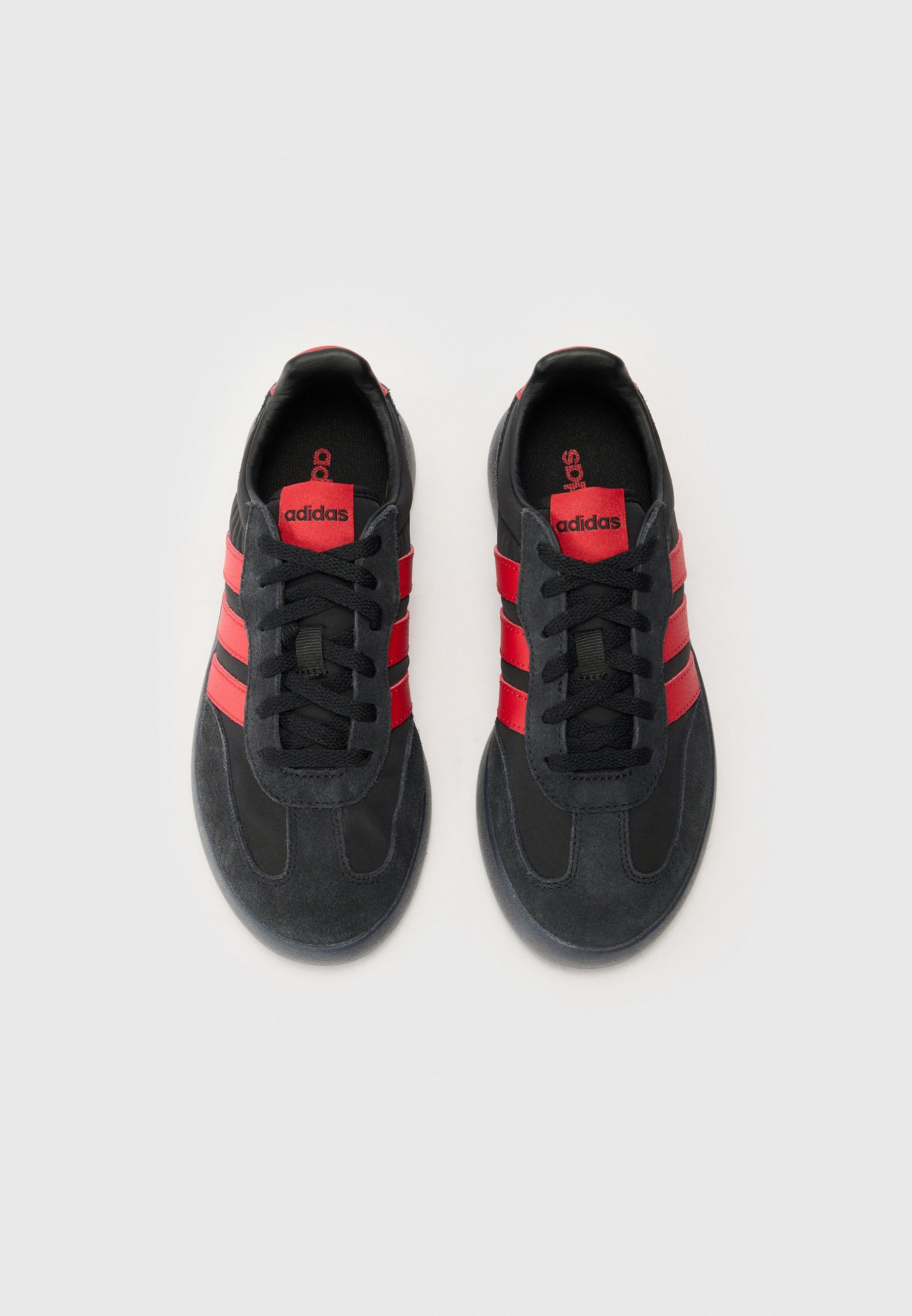 adidas Performance BARREDA DECODE ARSENAL UNISEX - Buty do piłki nożnej halowej - core black/mufc red