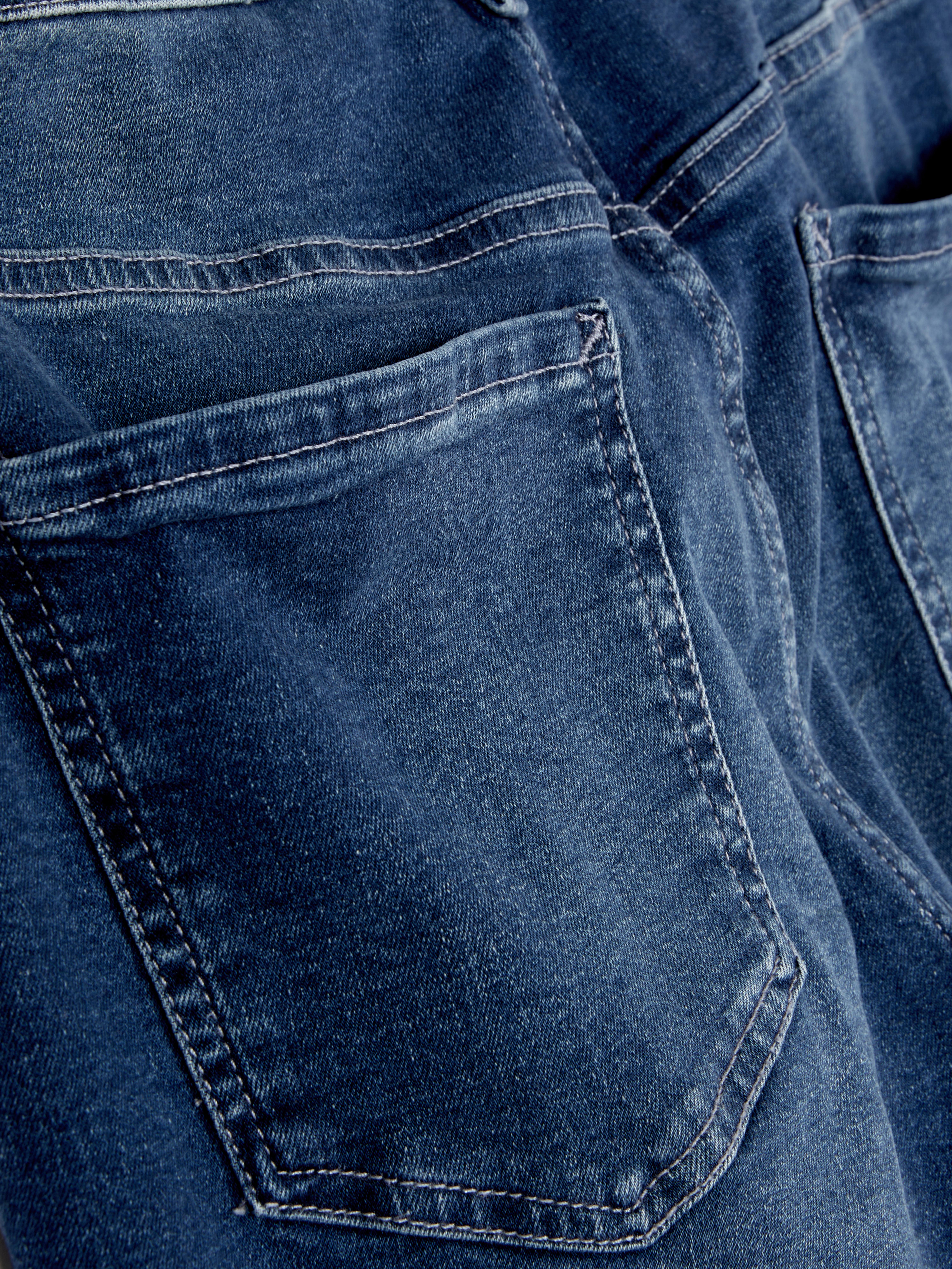 Blugi skinny elastici Creează-ți următorul look de blugi cu acești blugi skinny
