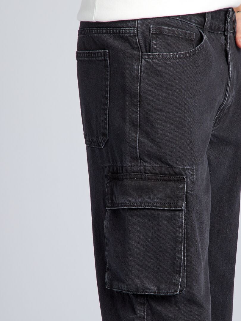 Calça jeans de perna larga com bolsos - CINZA