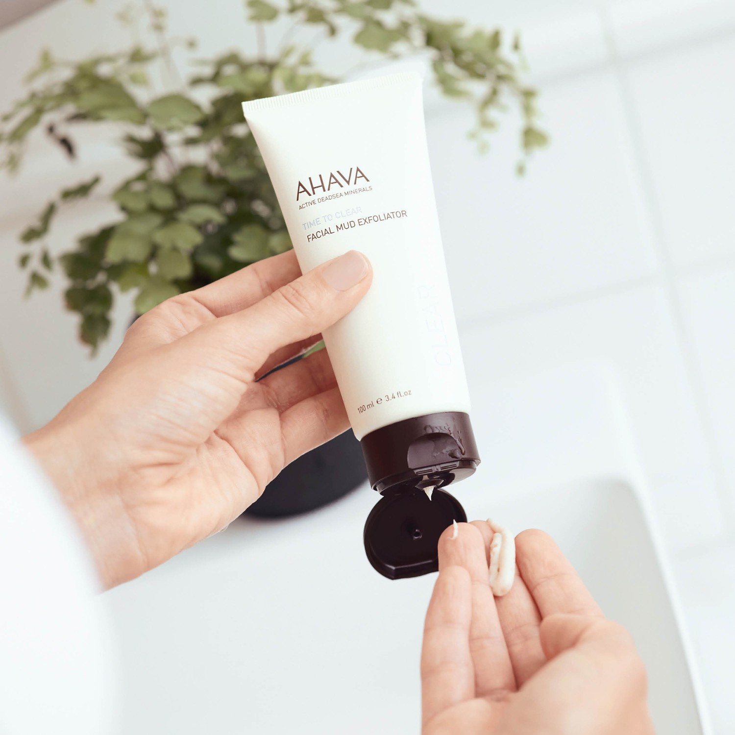 AHAVA Refreshing Cleansing Gel