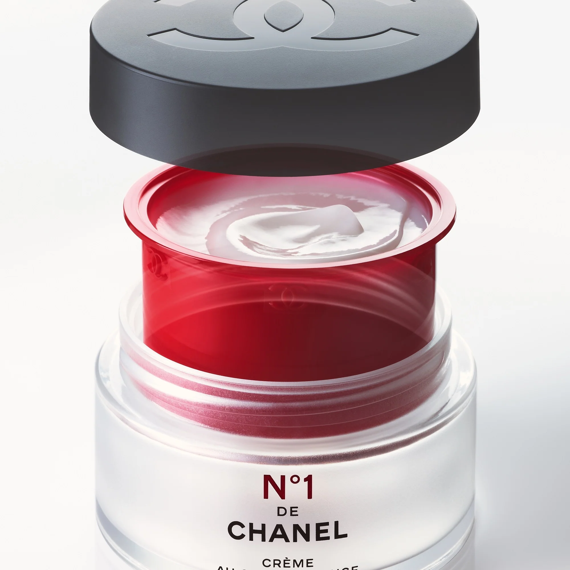 N°1 DE CHANEL CREMA ALLA CAMELIA ROSSA - RIMPOLPARE − LEVIGARE − PROTEGGERE