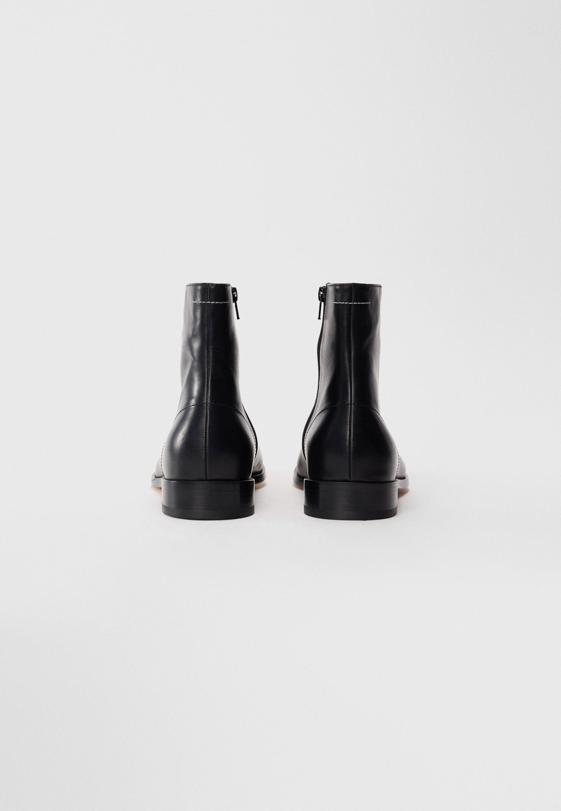 MM6 Maison Margiela Klasické členkové čižmy - čierne