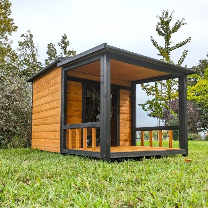 Caseta para perro pastor australiano con techo de tejas y terraza cubierta, tamaño L, madera.