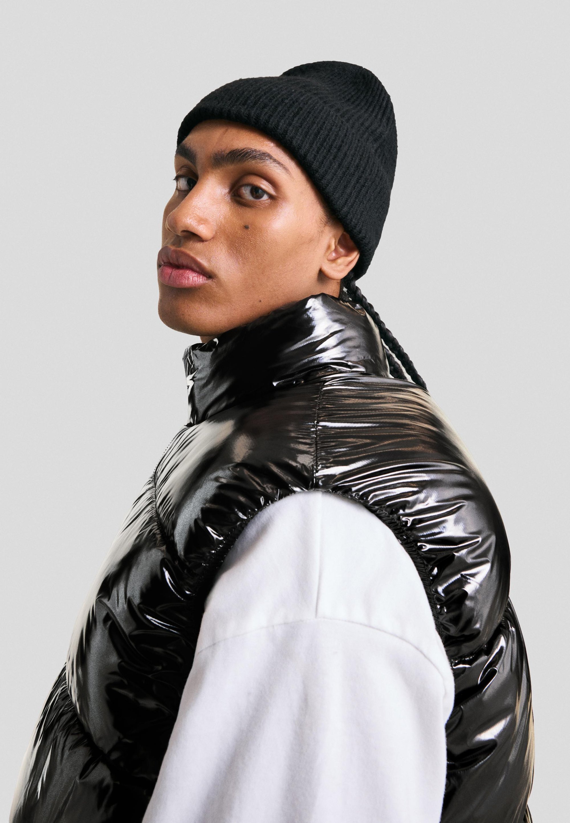Bershka SHINY PUFFER - Vest - zwart