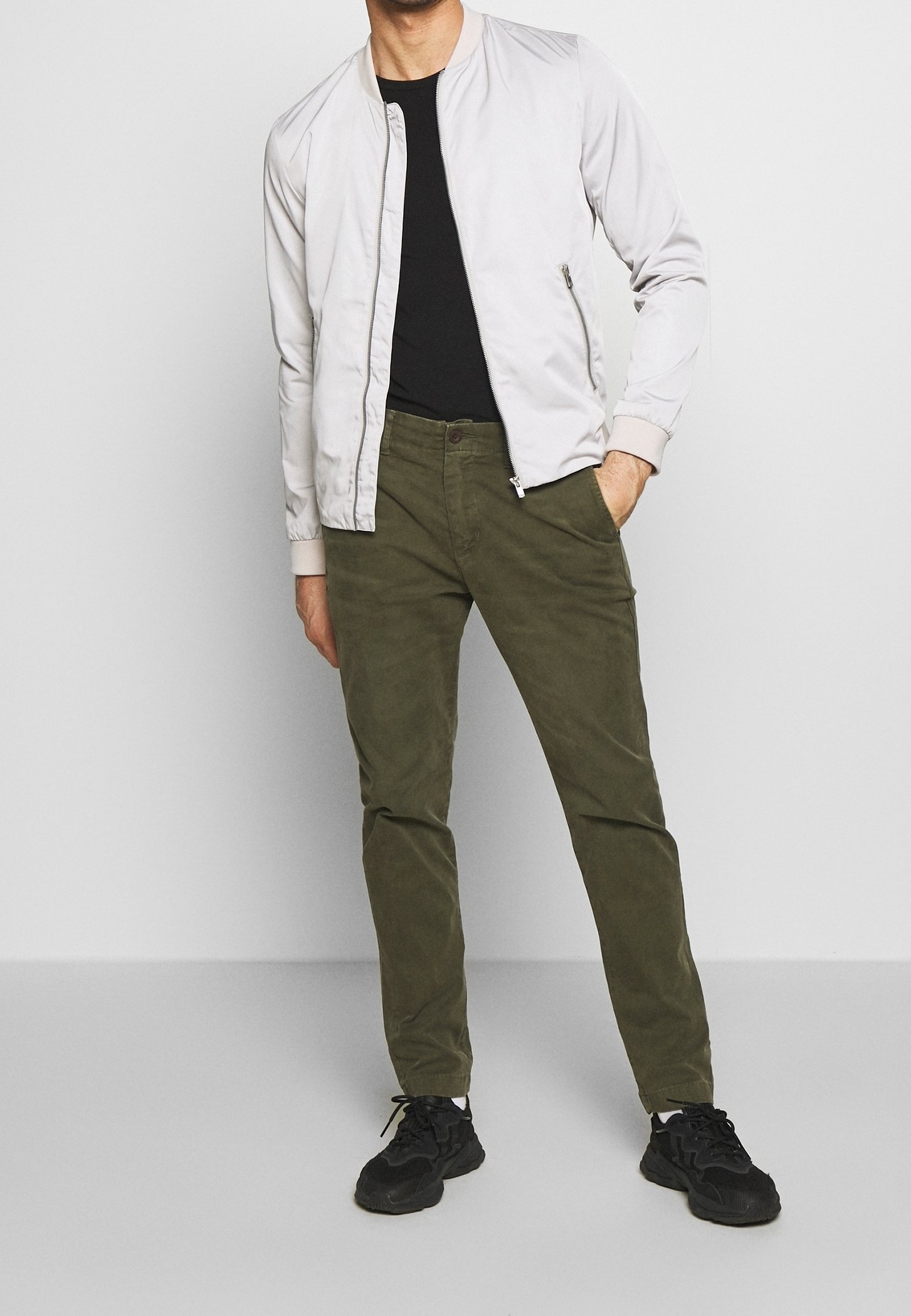 Pantaloni chino American Eagle - verde oliva