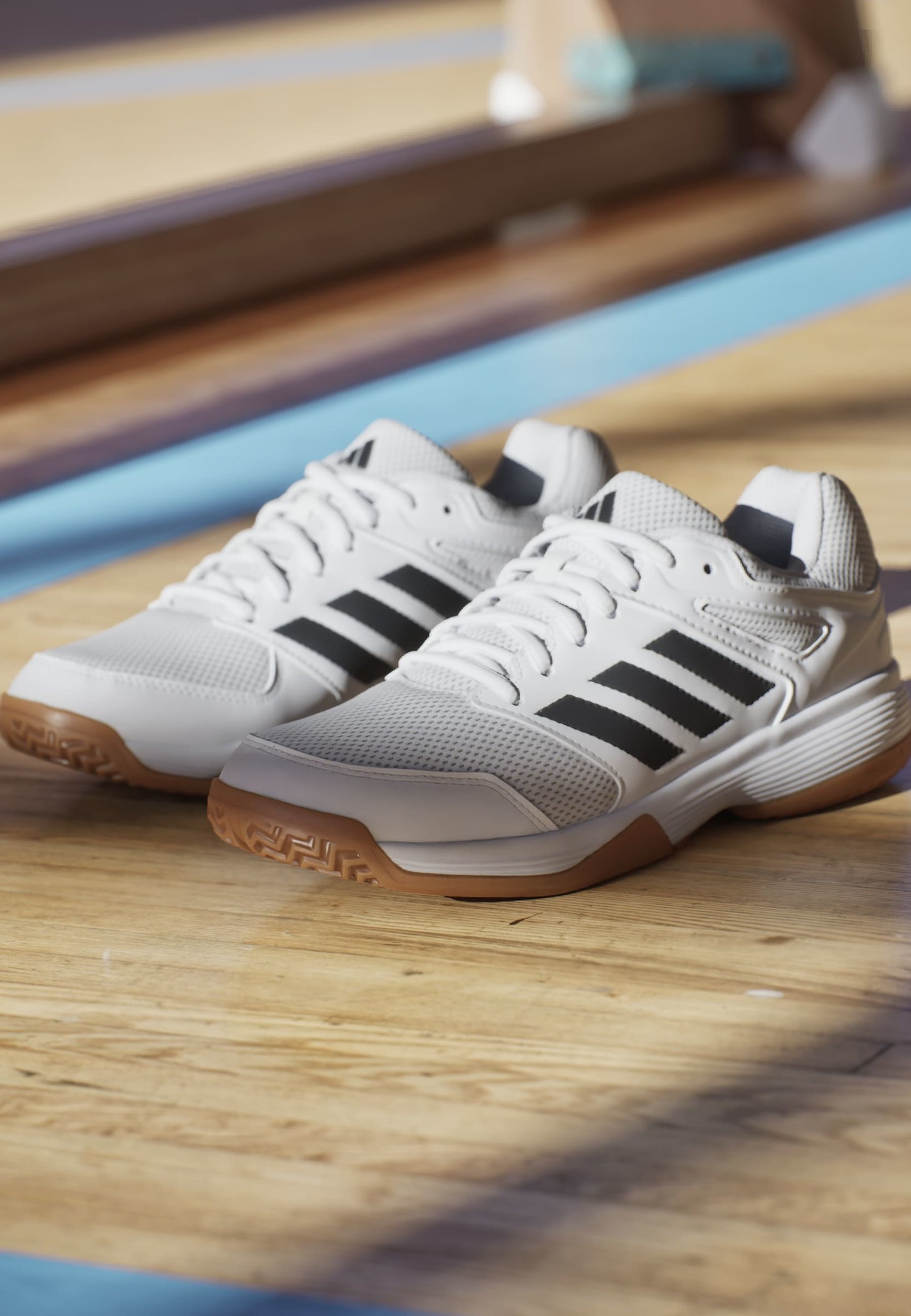 adidas Performance SPEEDCOURT INDOOR KIDS - Chaussures de running sur route - Blanc nuage, semelle extérieure en gomme noire