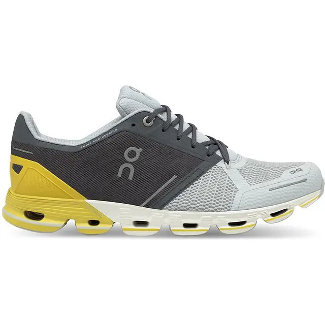 On volantino in bianco e nero