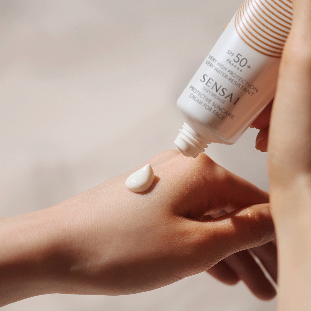 SENSAI krema za sunčanje SENSAI svilenkasto brončana zaštitna krema za lice 50+ - 50 ml