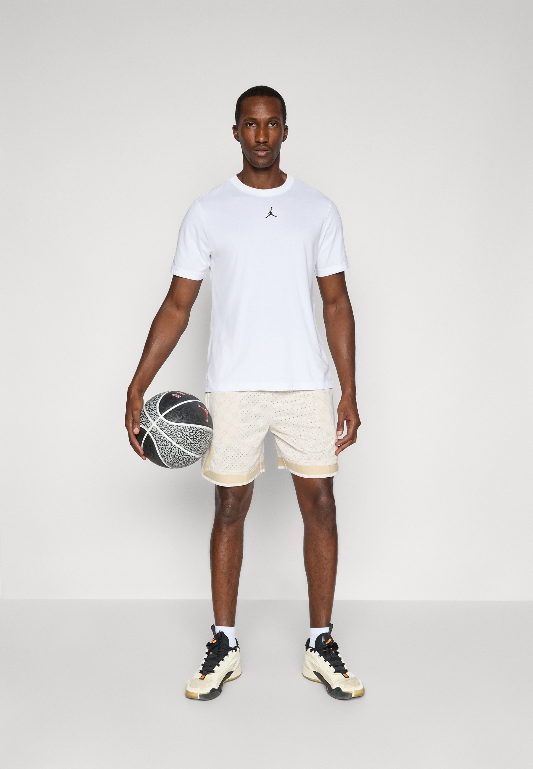 Jordan DIAMOND SHORT - Spodenki sportowe - orewood brown/grain