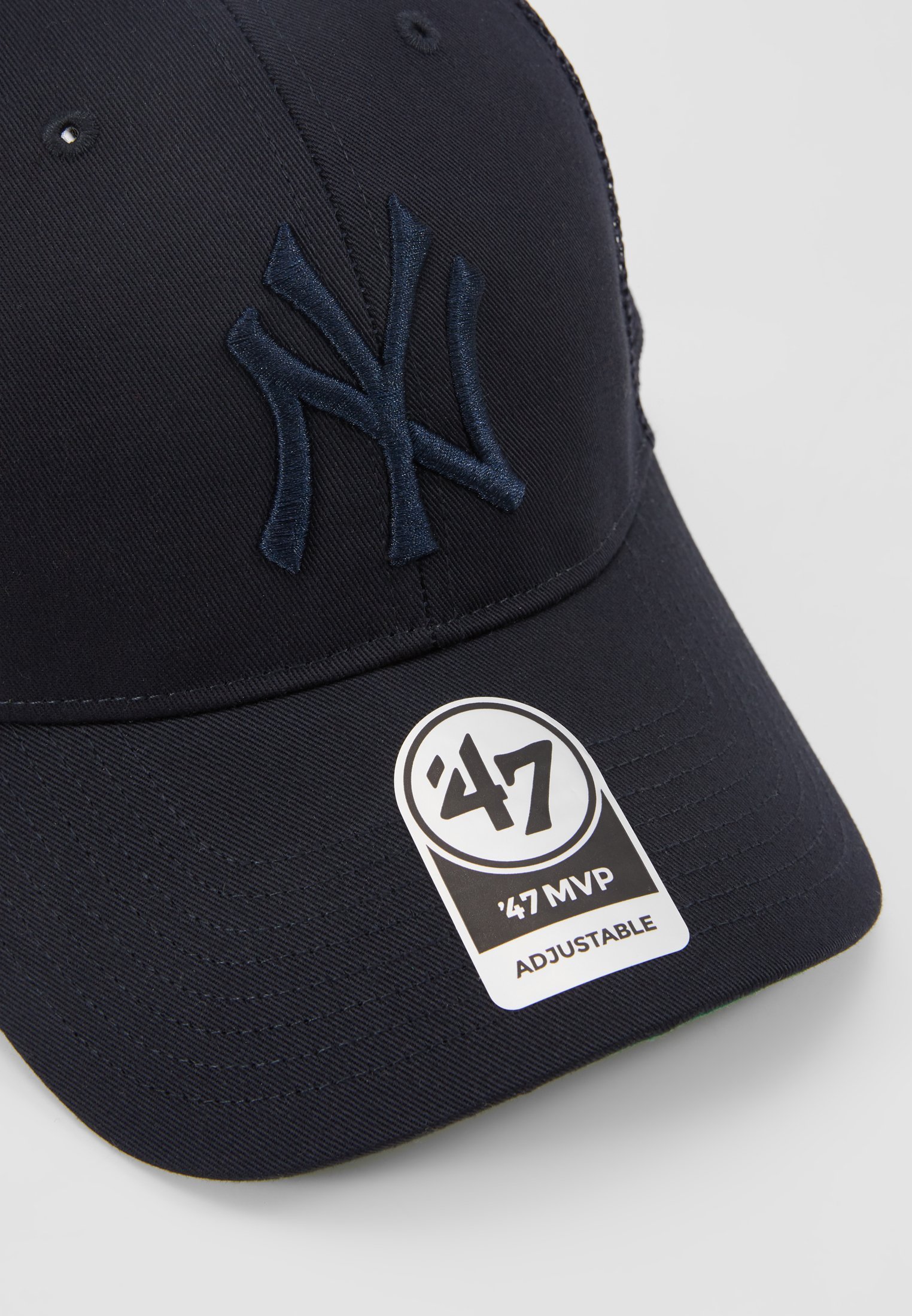 '47 Caps