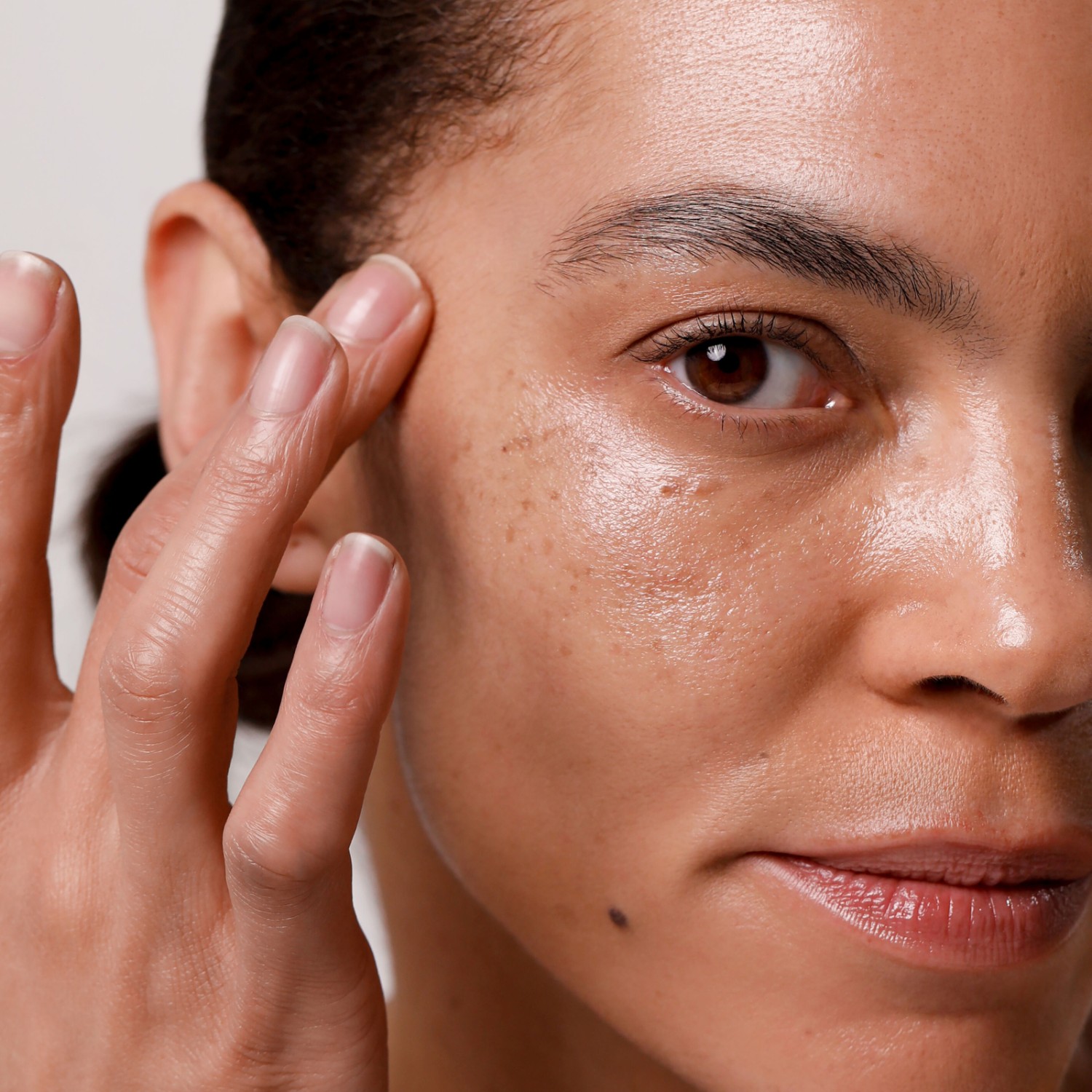 Dr. Hauschka Sérum Contour des Yeux - Régénérant Intensif