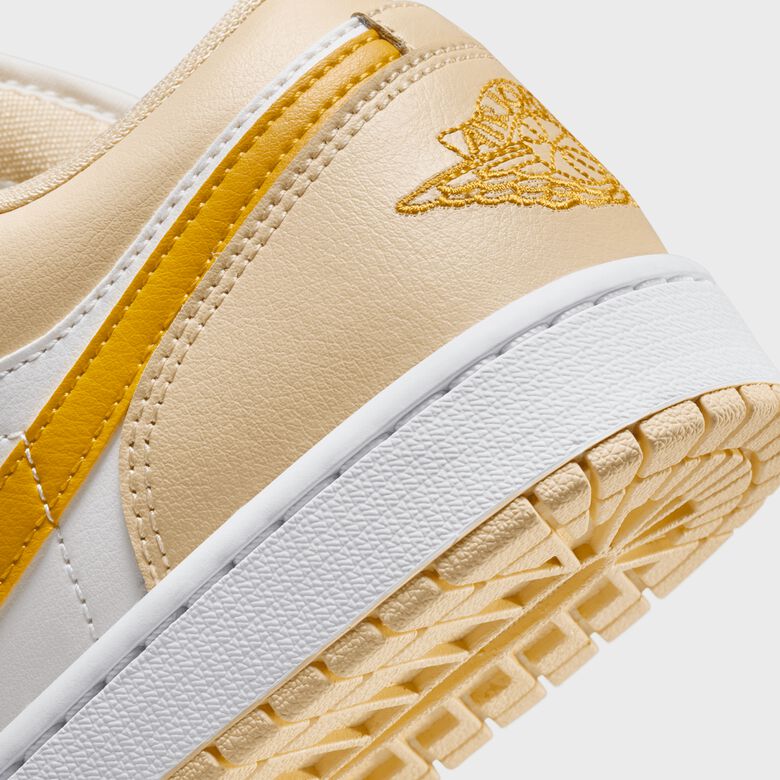 WMNS Air Jordan 1 Low