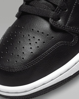 Air Jordan 1 Mid Women's Shoes