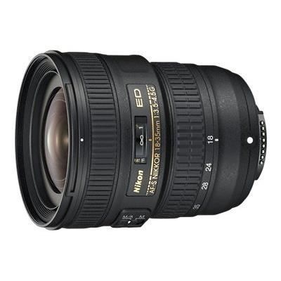 Obiettivo grandangolare Nikon AF-S 18-35mm f/3.5-4.5 G ED per fotocamere reflex digitali full-frame.
