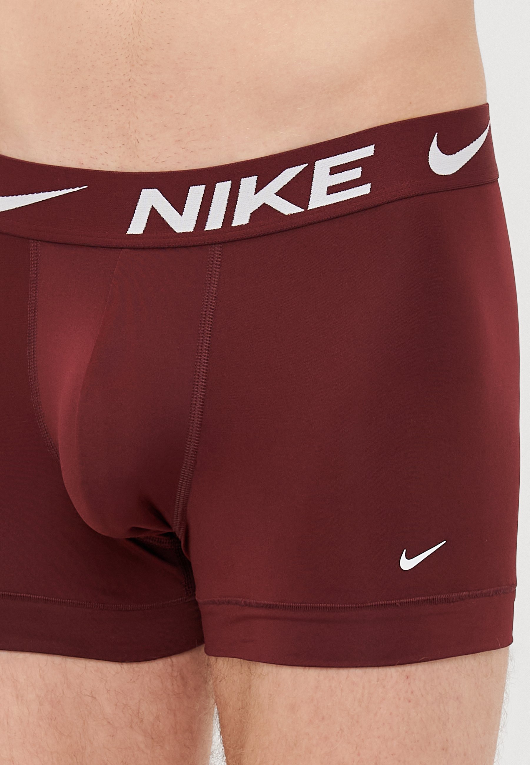 Nike Underwear ESSENTIAL TRUNK 3 PACK - Bokserbikses - world indigo/uni red/dark team red