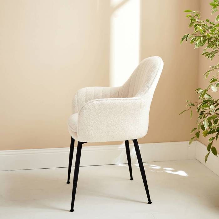SHELLA fauteuil van metaal en bouclé