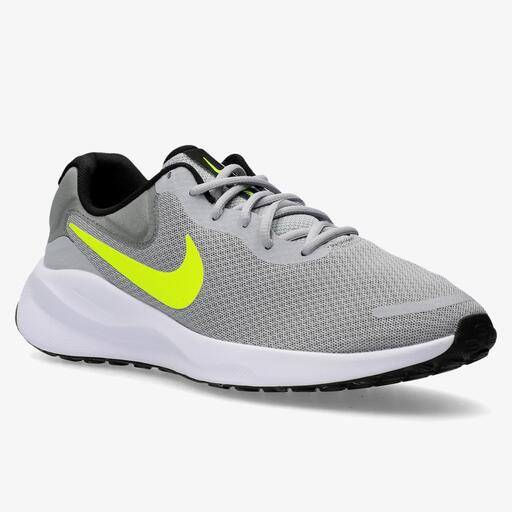  Nike Revolution 7
