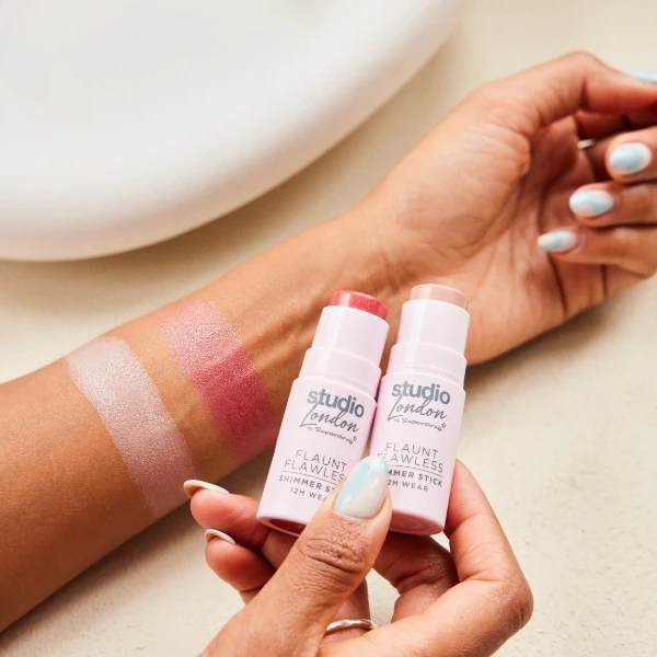 Stick strălucitor Studio London Flaunt Flawless Shimmer, apus de soare