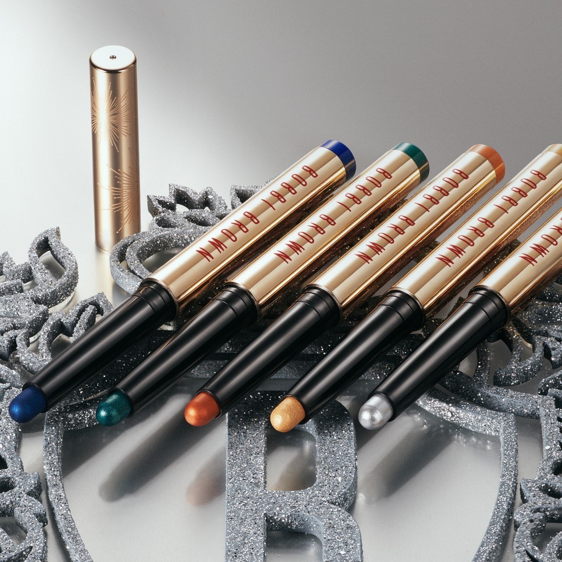 Bobbi Brown Lidschatten Holiday City Lights dlhotrvajúci krémový tieň v tyčinke - Iced