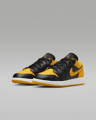 Air Jordan 1 Low Older Kids' Shoes