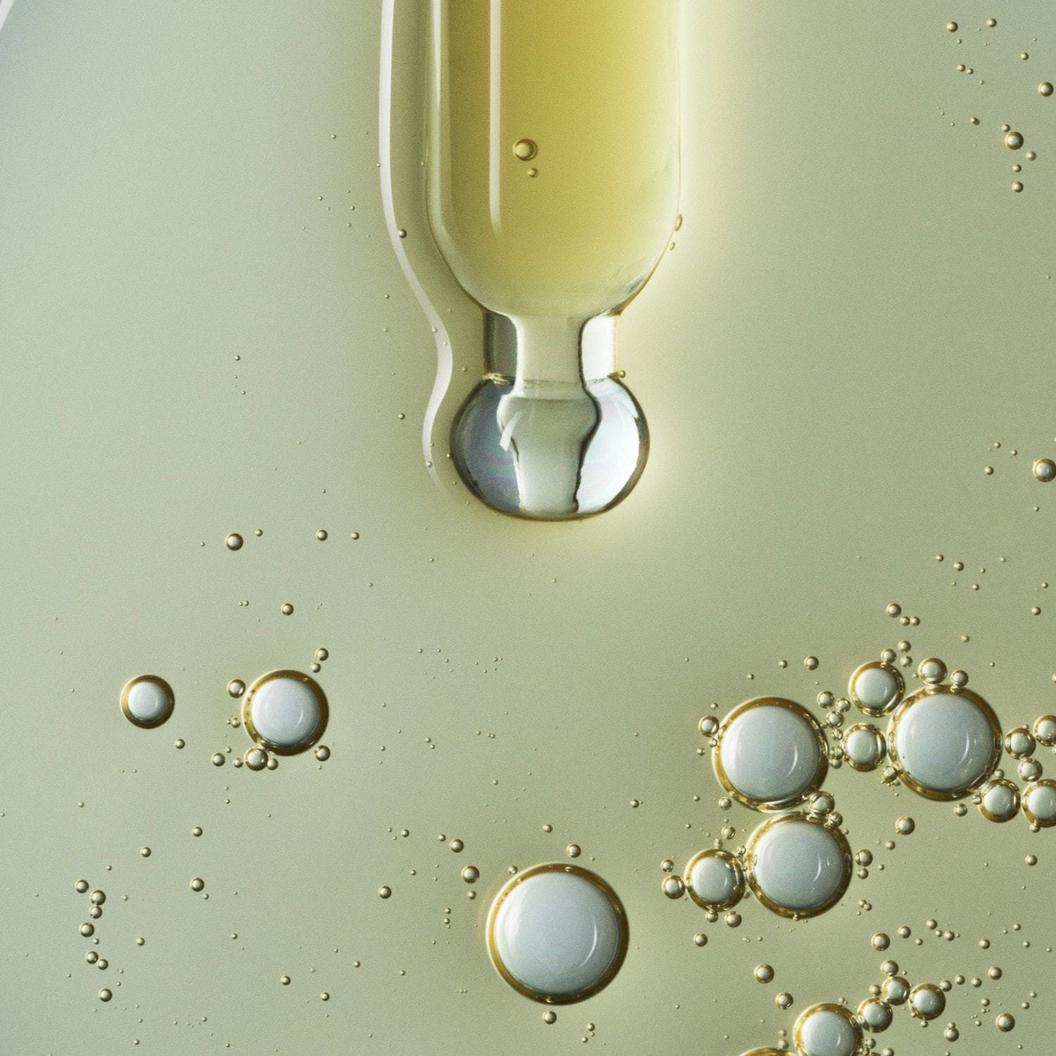 „Aveda Hair Serum Scalp Solutions™“ naktinis atkuriamasis serumas – 50 ml
