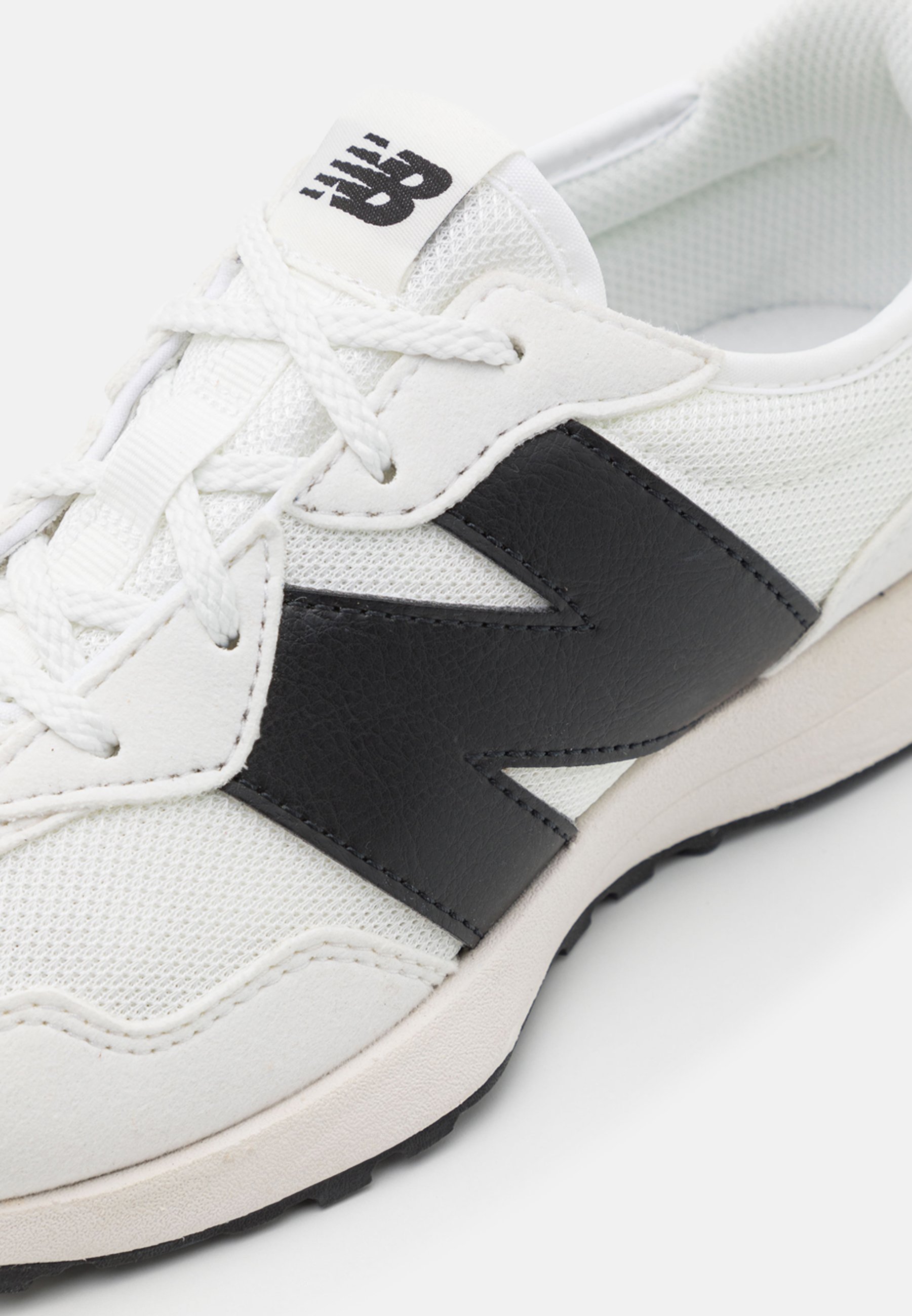 New Balance 327 - Chaussure d'entraînement - noir/blanc