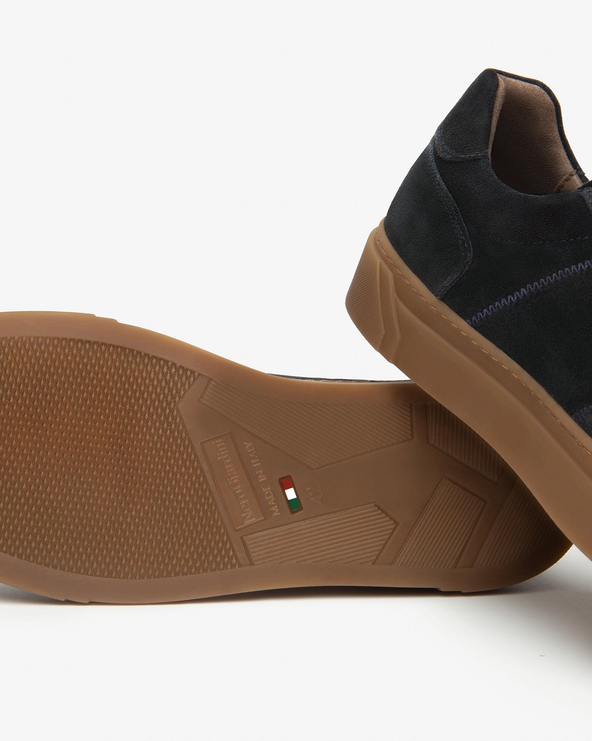  Herren-Sneaker aus Wildleder